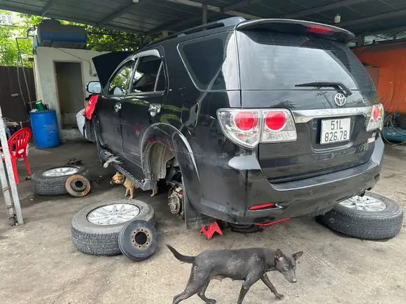 GARAGEOTOTHAONGUYEN.COM
